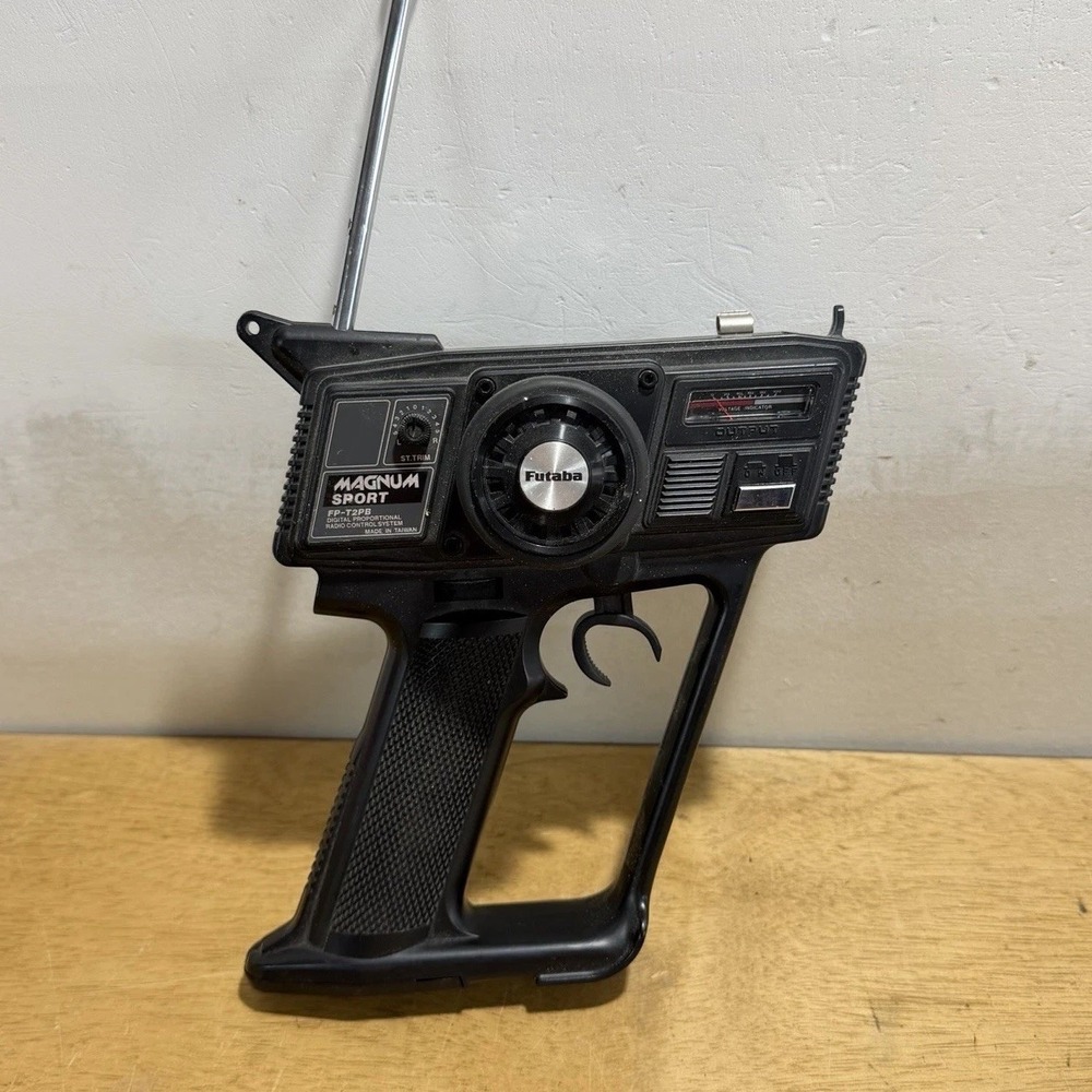 Vintage Futaba Magnum Sport FP-T2PB RC Radio Control Transmitter 75MHz Tested - Picture 1 of 10